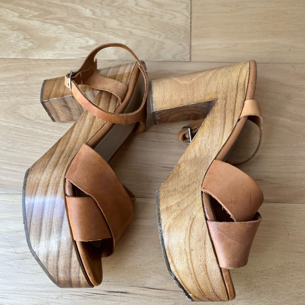 Zara  vintage wooden platform leather tan sandals - Picture 7 of 8